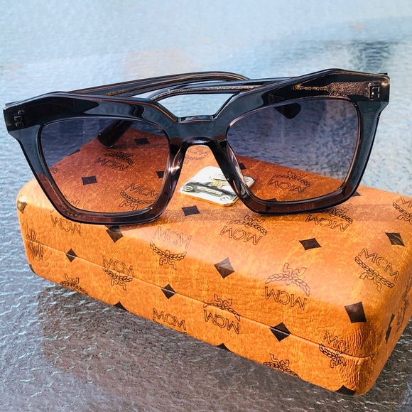 MCM Sunglass gray MCM case included - Picture 2 of 5